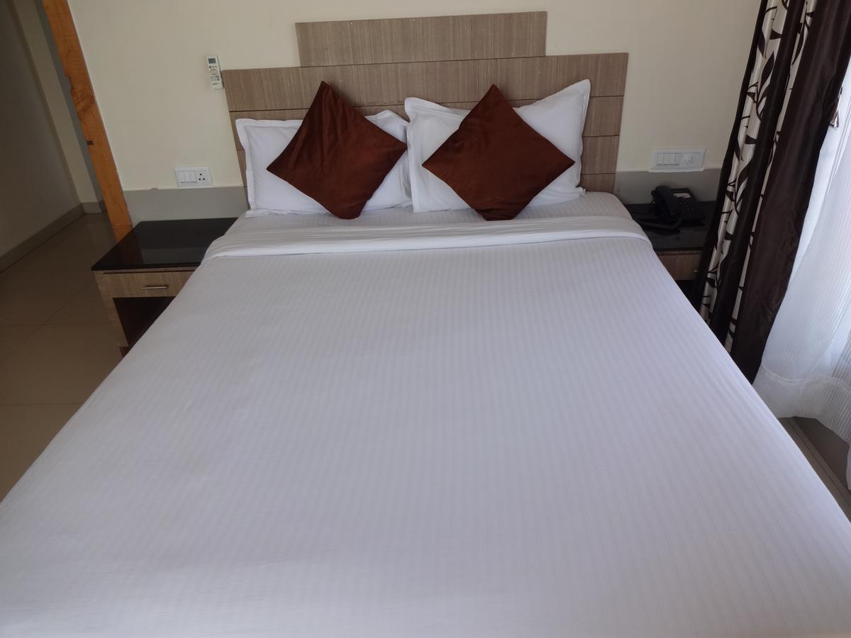 Hotel Royal Riviera Kumarakom Zewnętrze zdjęcie