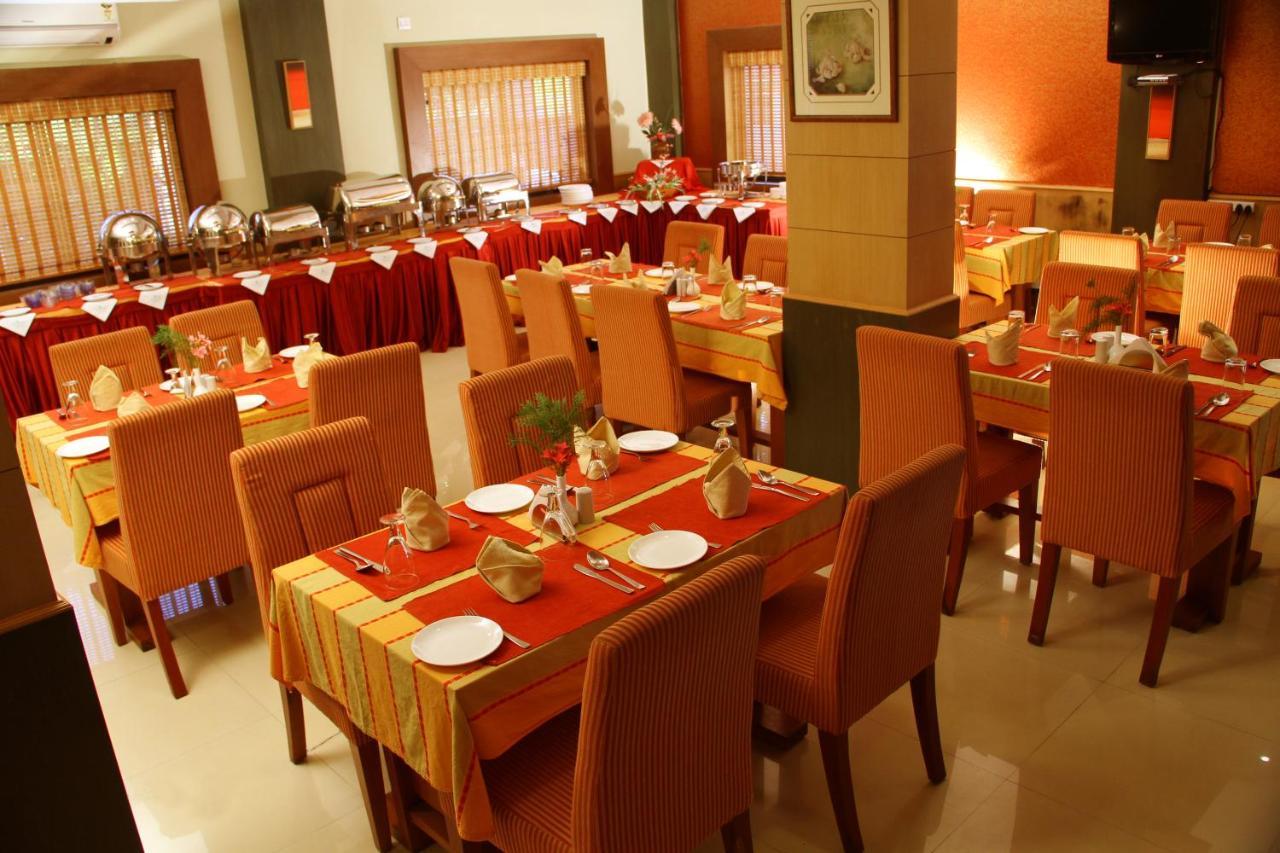 Hotel Royal Riviera Kumarakom Zewnętrze zdjęcie